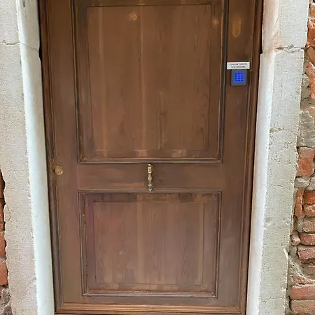 Ca' Delle Corti Apartment *