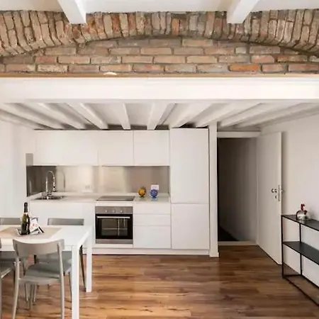 Ca' Delle Corti Apartman *